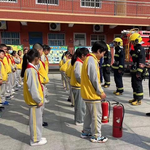 【率性南小--安全篇】关注消防•珍爱生命
---莲湖区南小巷小学消防活动记实