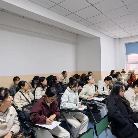 三尺讲台育英才，一支粉笔谱华章——潞州区淮海片区举行骨干教师示范课活动