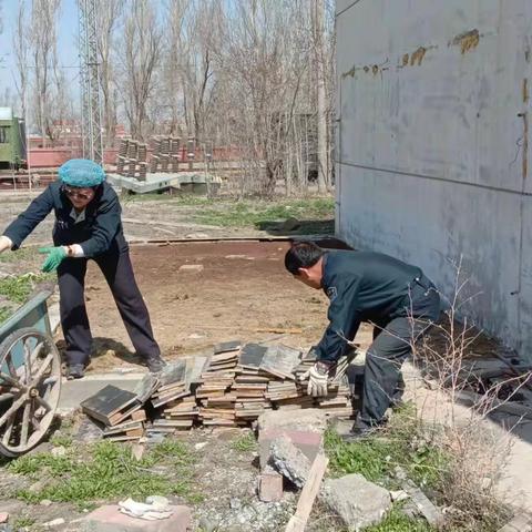 乌西培训部开展东校区校园环境专项整治
