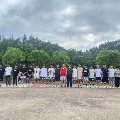 以篮球之名，展青春风采——王桥中学举办师生篮球赛