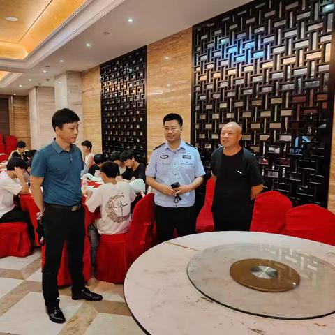 “为爱护航、助力中考”----王桥派出所为王桥中学学子保驾护航