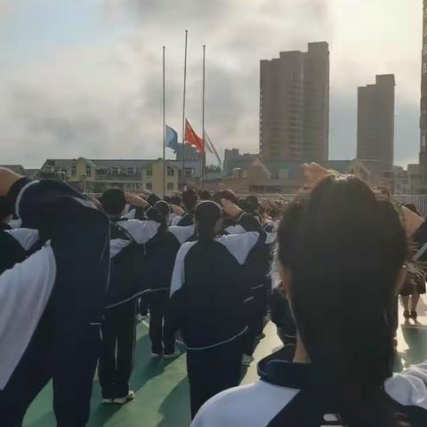 驰骋赛场 青春飞扬                                                   ——平潭城南学校第十一届学生田径运动会