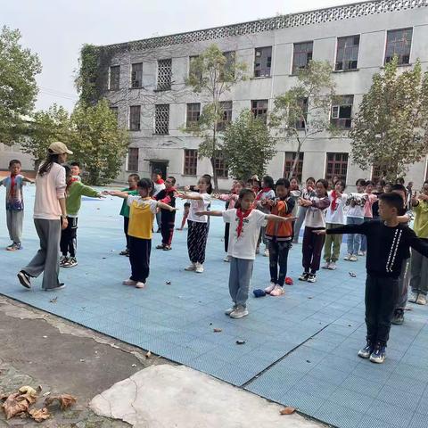 教师交流工作十月简报 -东西湖燕岭小学