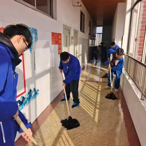 高三二部卫生大扫除：焕新校园，迎接二调