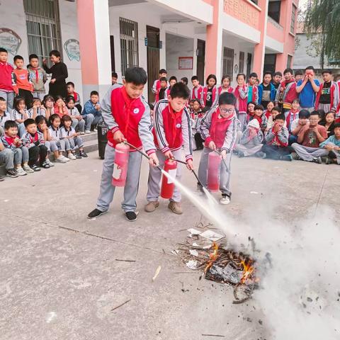 消防记心中  安全伴我行——孟海镇孟海小学防火安全演练