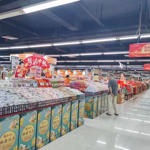 唐家墩店中秋节堆码陈列（副本）