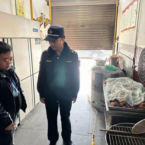 “上门培训”有温度——秦渡街道开展第二批餐饮企业燃气安全培训行动