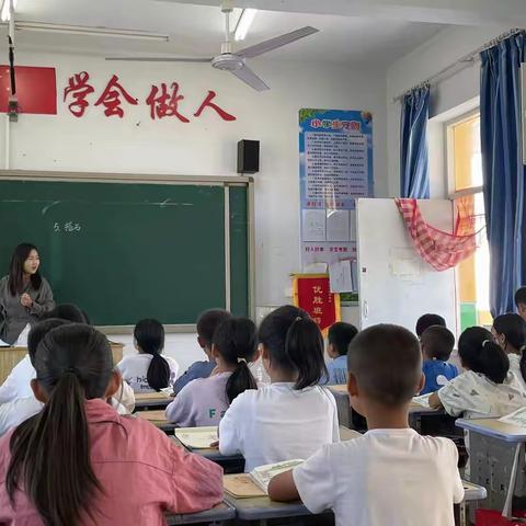 芳华秋“语”，蓄力深耕--小杨庄中心小学语文教研活动