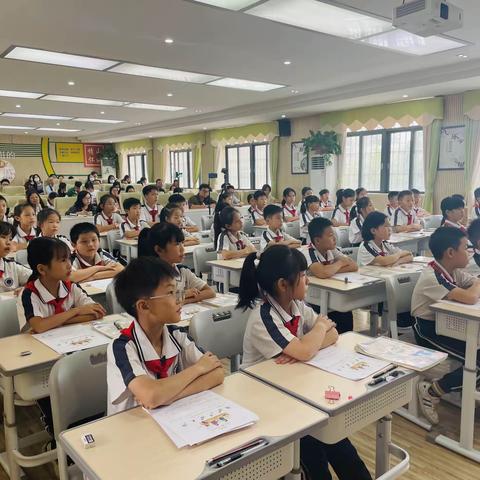 潜心共研，同行共长