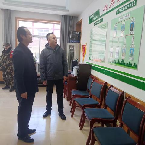 强化防火督导 筑牢安全防线 ——冯兴平检查冶力关林场森林防火工作