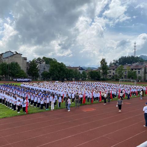 以习惯之名，赴青春之约；最闪亮的青春！七（6）班加油