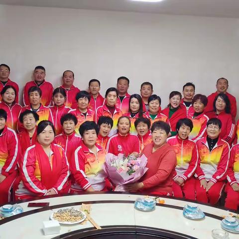 骏马驰骋，共聚荣耀 ——记2025年亚龙湾健走队员 盛大聚会