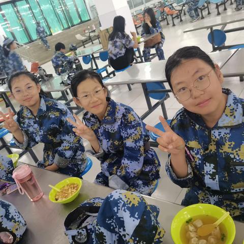 少年不惧岁月长，彼方尚有荣光在——2317班军训实纪(第六天)