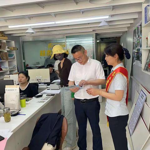 建设银行镜湖世纪城支行开展金融消费者权益保护教育宣传进社区活动