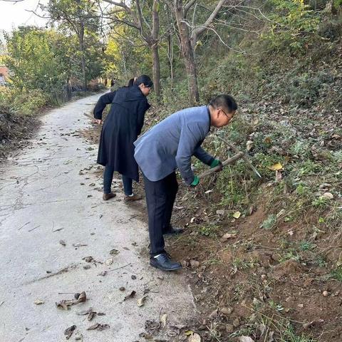 为小家，为大家，拓宽道路人人夸