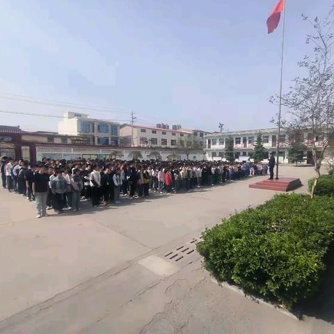 以“演”筑防 以“练”护航——杜庄小学应急疏散逃生演练活动纪实