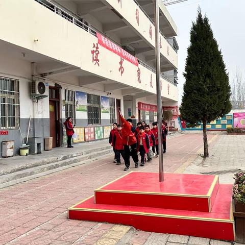 “雷锋精神我践行”——魏庄街道西杨庄小学举行以“学雷锋精神”为主题的升旗仪式