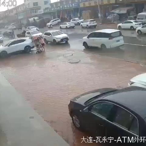 突然的雨，不变的农行关怀