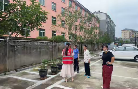 登高社区： 环境整治再“出击”乱堆乱放“净”行时