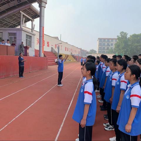 军训思来苦后甜，人若励志趁少年——丰城九中2023级高一新生军训闭训仪式