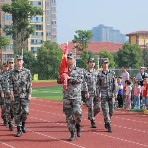 新苗展风采 军训亮英姿 ——宁乡市玉兴小学2023年秋季开学一年级新生入学训练