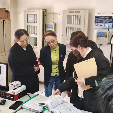 百联股份党委副书记（挂职）孙洁一行赴淮海755开展春节前安全检查