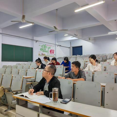 语文集备取其长 双师做课得益彰——安阳县二中附中语文教研活动