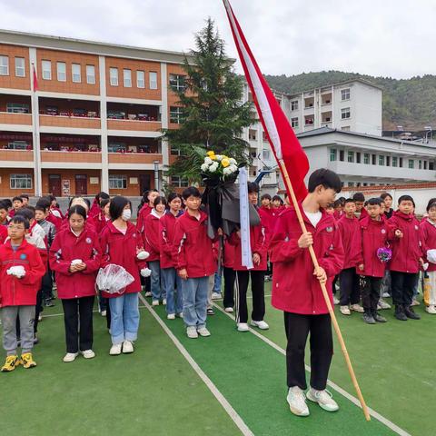 清明祭英烈 共铸中华魂—西照川镇初级中学清明祭扫活动