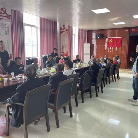 九九重阳节 浓浓敬老情 三圣乡卫生院退休老人欢聚活动