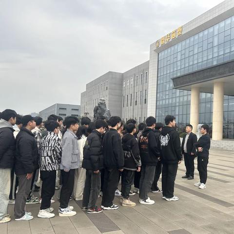 参观学习促成长 校企合作共发展          ——南城县职业中等专业学校 2023级电子班走进鼎华芯泰企业