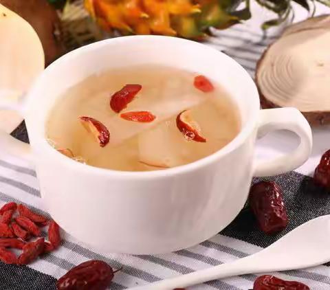 昌乐县五图街道城南幼儿园中二班之 萌娃与冰糖炖雪梨