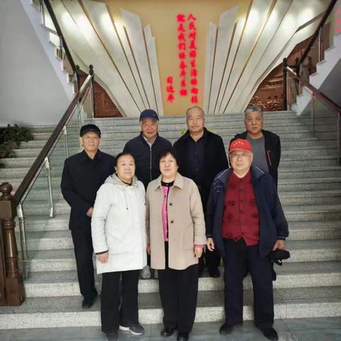 新华街离退休干部党支部举行三月份主题党日活动