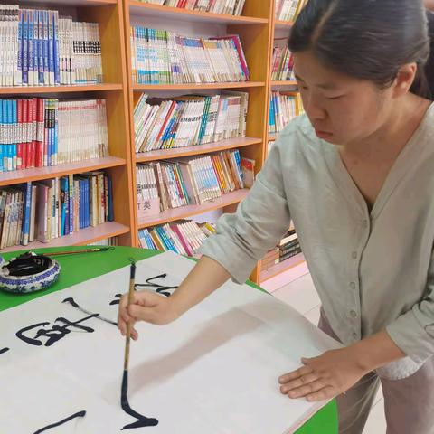 书香正浓，成长最美——读书汇报活动