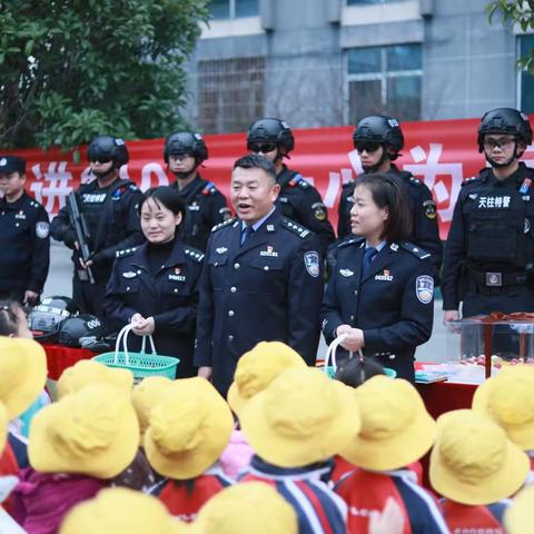 中国人民警察节，向人民警察致敬！