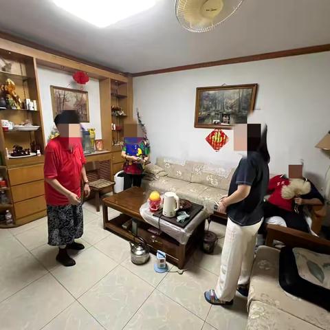 以民为本，服务至上：社区居委会的温暖与力量