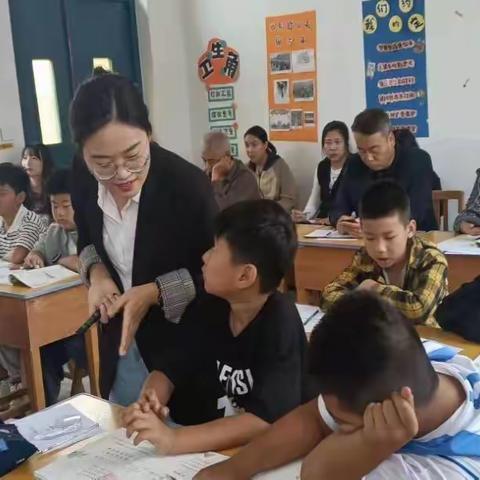 墨香未散赴实践，现场相携共深耕 ----教师发展中心深入于村学区开展训后跟踪指导工作