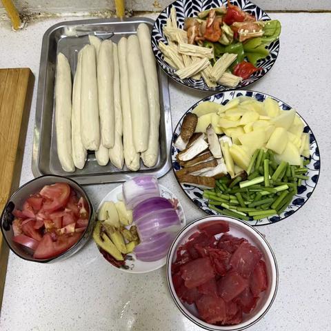 烟火藏美味 巧手揪鲜香｜美杏烹制地道新疆揪片，一碗面食暖人心！2026.8.14，末伏第一天。