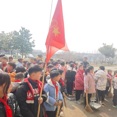 传承雷锋精神，共建文明校园