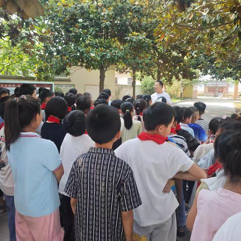 西平县二郎万庄小学开展安全教育活动