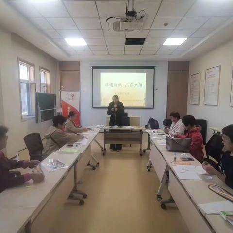 【龙洞养老】龙洞街道开展“非遗衍纸，乐在夕阳”衍纸制作活动啦！