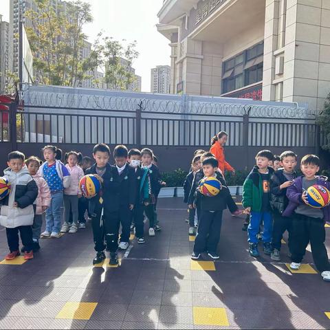 官渡区启萌幼儿园 幼小衔接班一周回顾～ 用爱陪伴 见证成长 ❤️