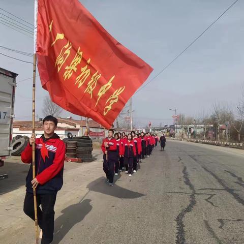 金厂沟梁初级中学“缅怀革命先烈 弘扬民族精神”祭扫烈士墓活动