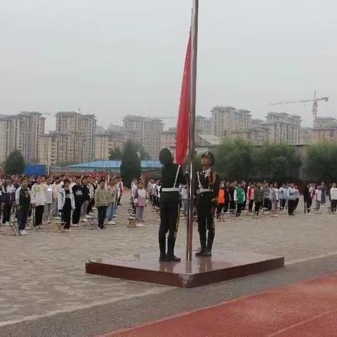 携梦前行，筑精彩人生         ——滦平县第二中学七年四班军训剪影