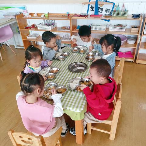 幼儿园一起生活——吃饭、睡觉篇