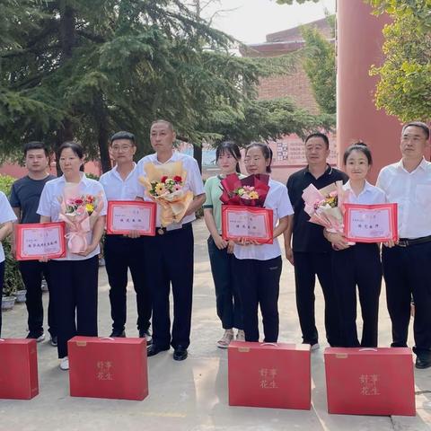 礼赞教师节  祝福送老师—高村乡领导莅临我校进行教师节慰问活动