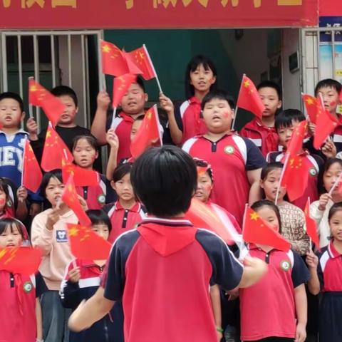 庆国庆颂祖国——蔡辛庄小学三年级二班庆国庆主题活动