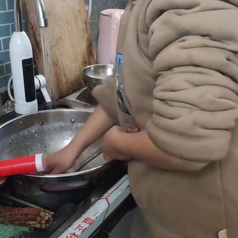 多彩暑假，快乐成长——蔡辛庄小学三年级二班暑假实践活动