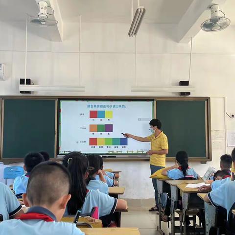 以美促教，共同进步——海口市新埠中心小学美术组教研活动