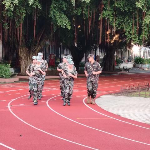 【海白中·国防教育篇】壮志凌云，迷彩绘就青春底色—2023级新生国防教育拓展训练