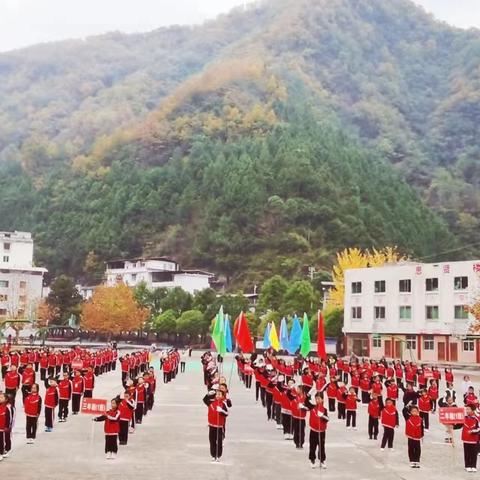 南江县桥亭镇上两小学第六届体育节